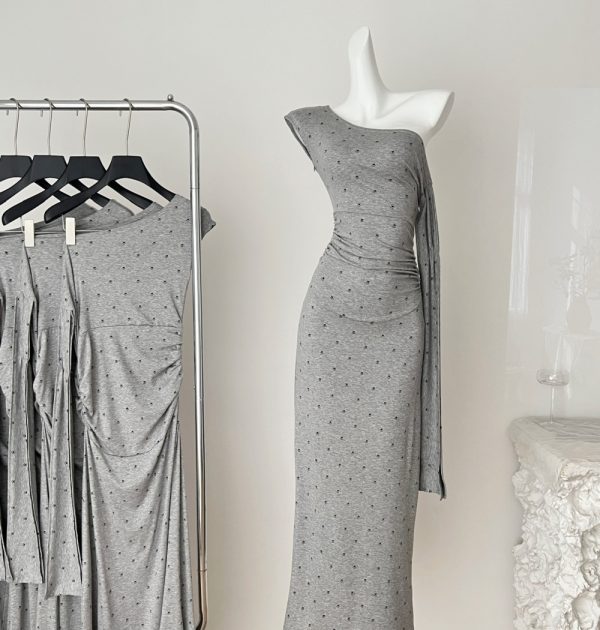 Strapless sloping shoulder dress fold slim long dress