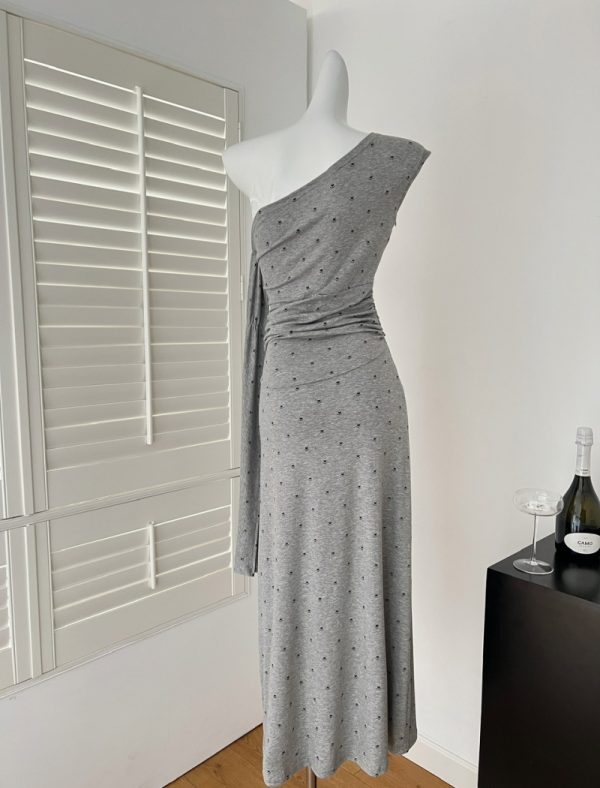 Strapless sloping shoulder dress fold slim long dress - Image 4