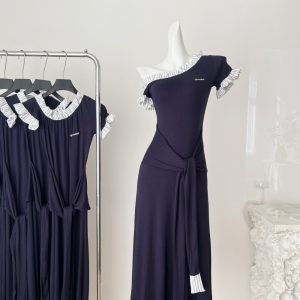 Pseudo-two bandage Casual knitted sloping shoulder dress