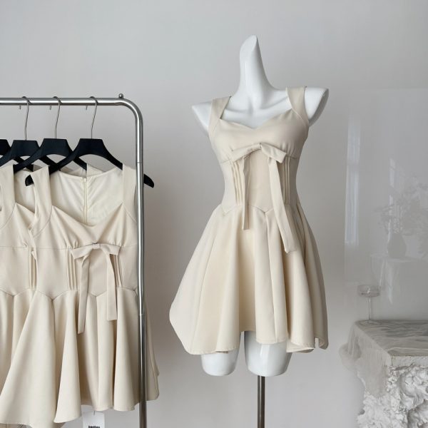 Bow skirt hem lady dress pinched waist sleeveless dress