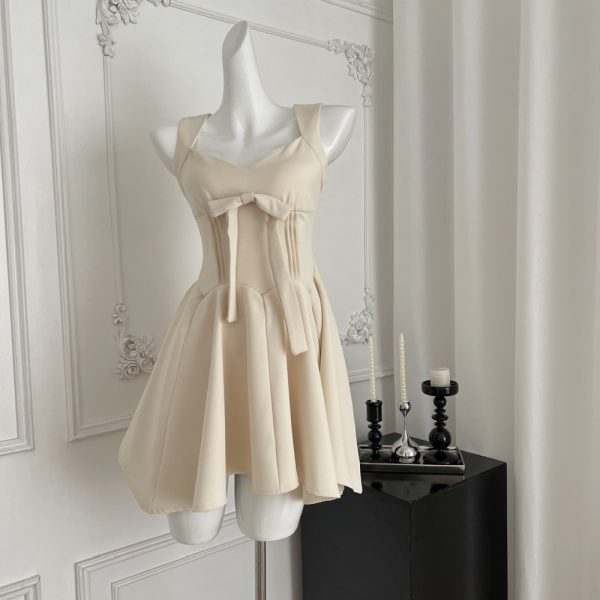 Bow skirt hem lady dress pinched waist sleeveless dress - Image 2