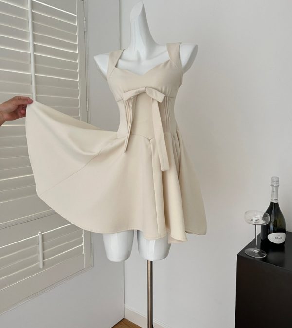 Bow skirt hem lady dress pinched waist sleeveless dress - Image 5